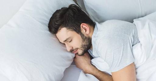 Bạn nên chú ý ngủ bù đủ giấc giúp cơ thể tỉnh táo hơn